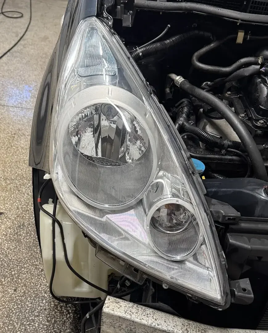 Faro de coche tras la renovación